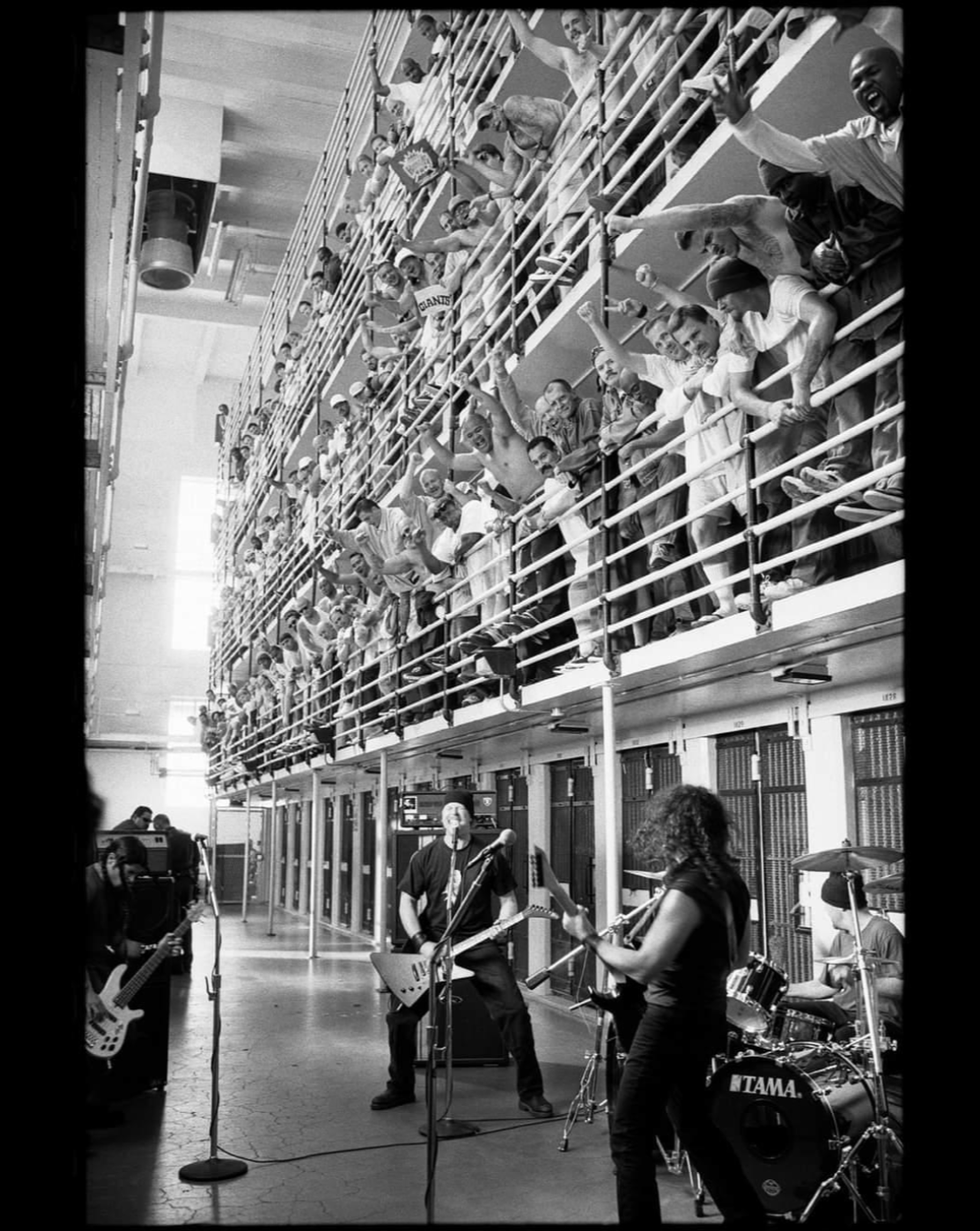 metallica performing in prison - Tama