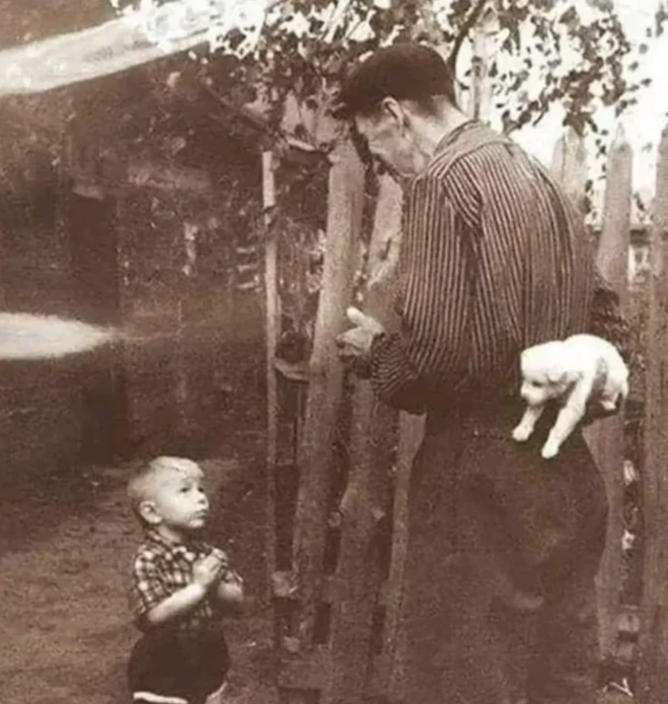 few seconds before happiness
