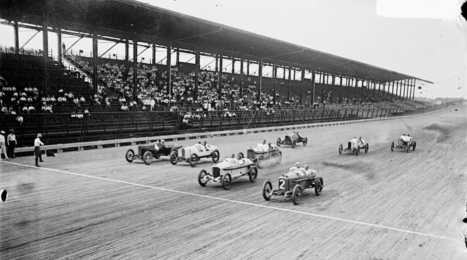 20 High-Octane Pics From Old-School Raceways