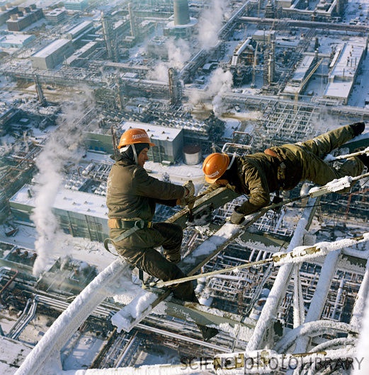high rise construction workers - SCIENCEphotoBRARY