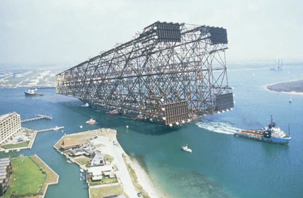 oil rig above water