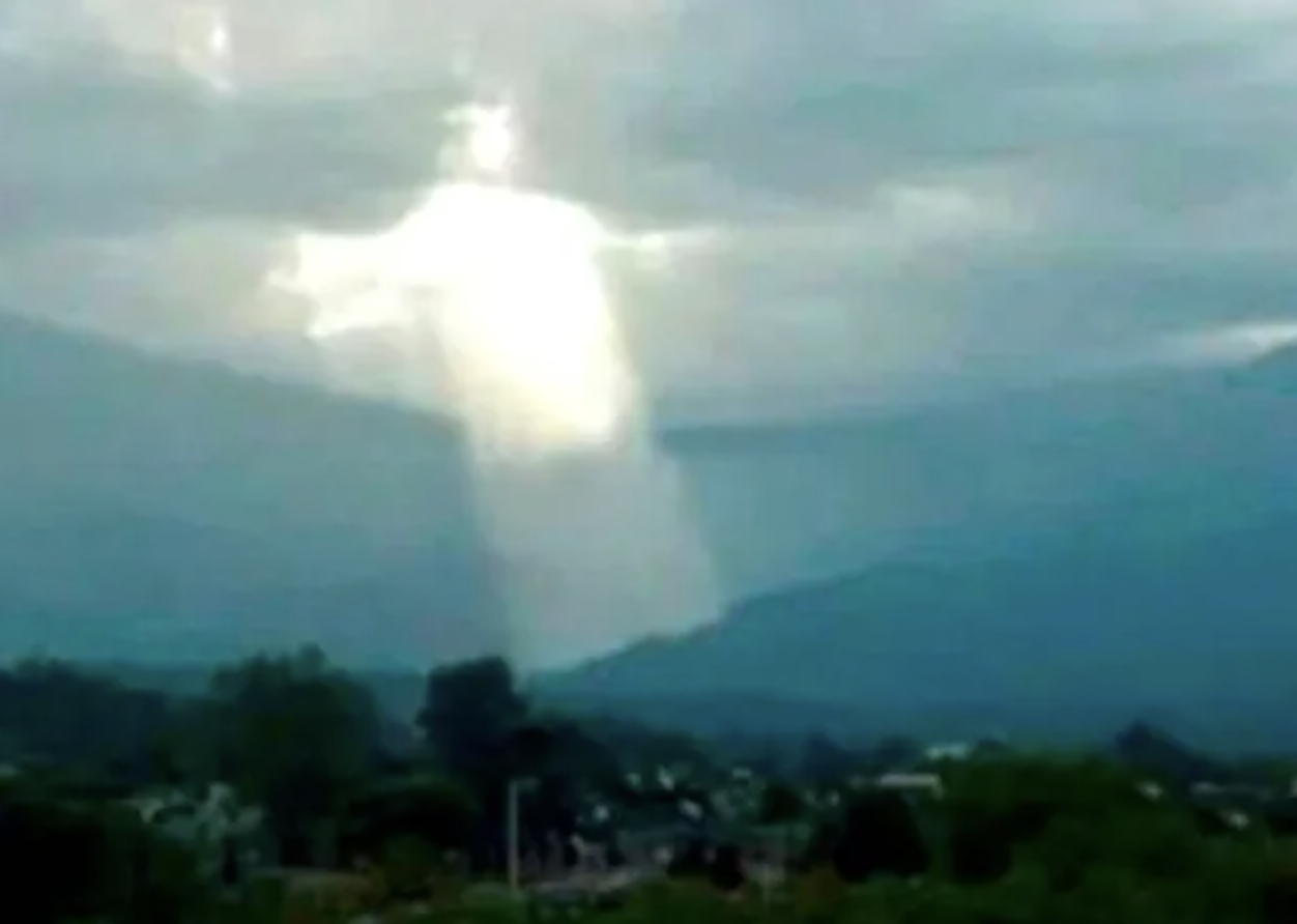 “Shape resembling Jesus Christ appears in clouds above Argentina.”