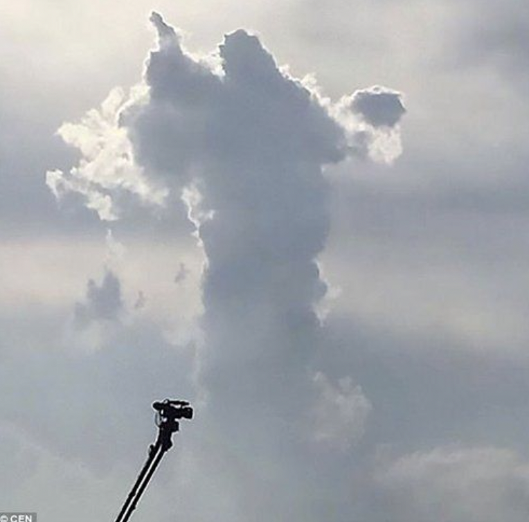 virgin mary in clouds - Cen