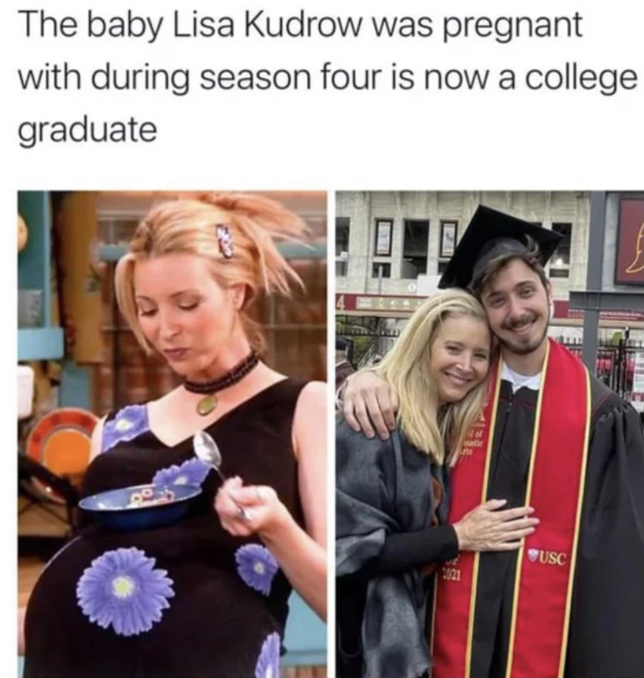 lisa kudrow son graduation - The baby Lisa Kudrow was pregnant with during season four is now a college graduate Usc