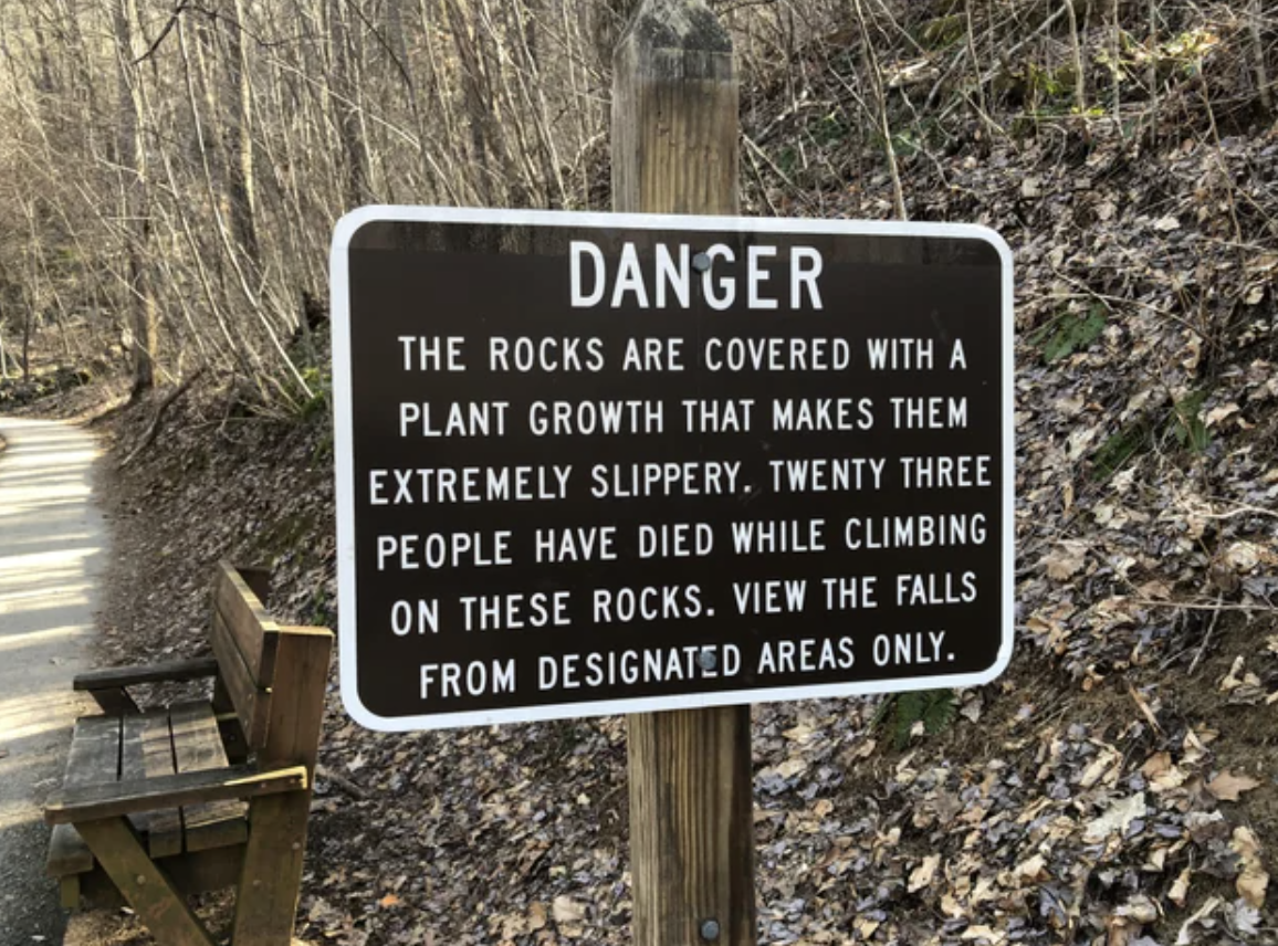 Hiking - Danger The Rocks Are Covered With A Plant Growth That Makes Them Extremely Slippery. Twenty Three People Have Died While Climbing On These Rocks. View The Falls From Designated Areas Only.