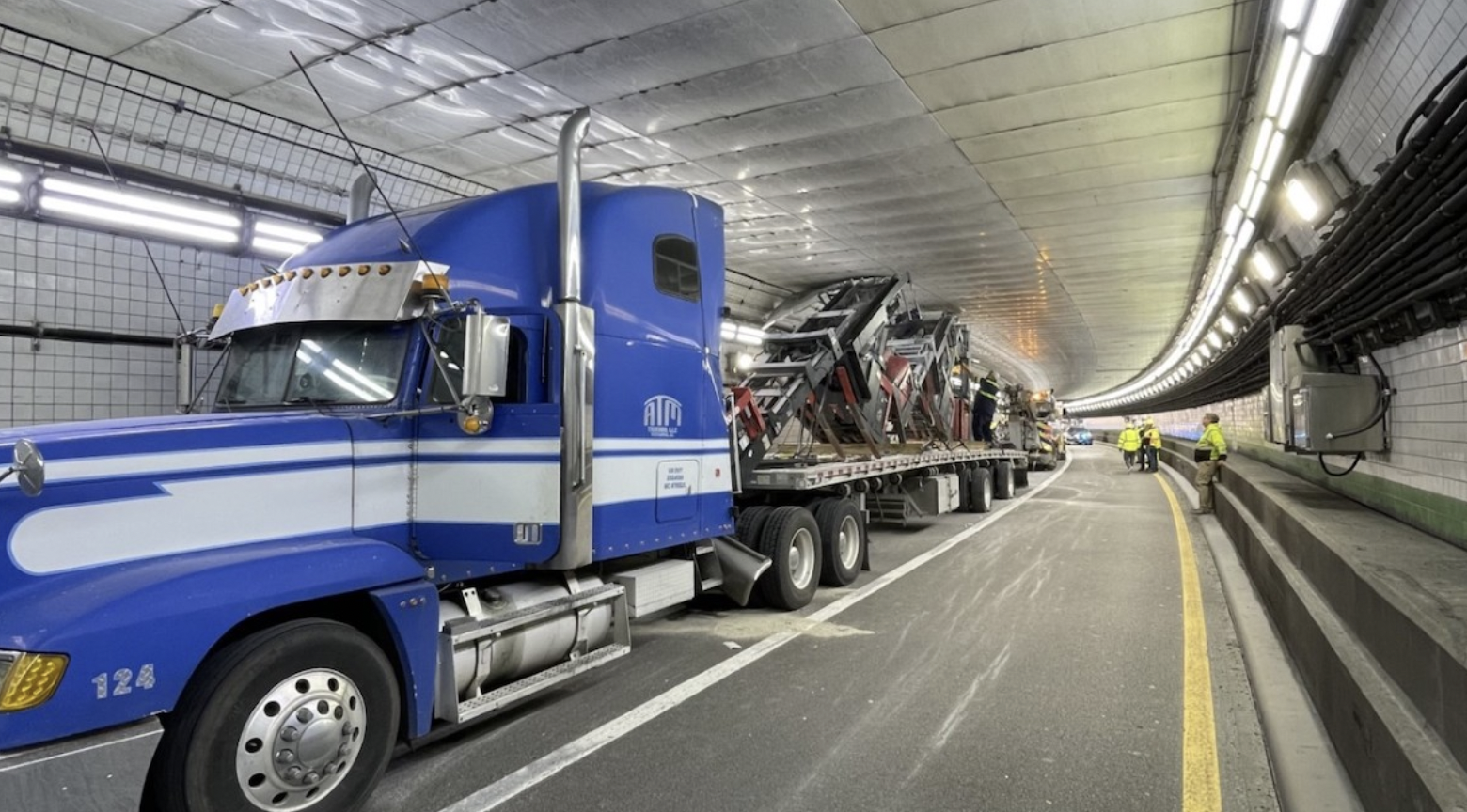 truck gets stuck in hampton roads bridge tunnel - 124