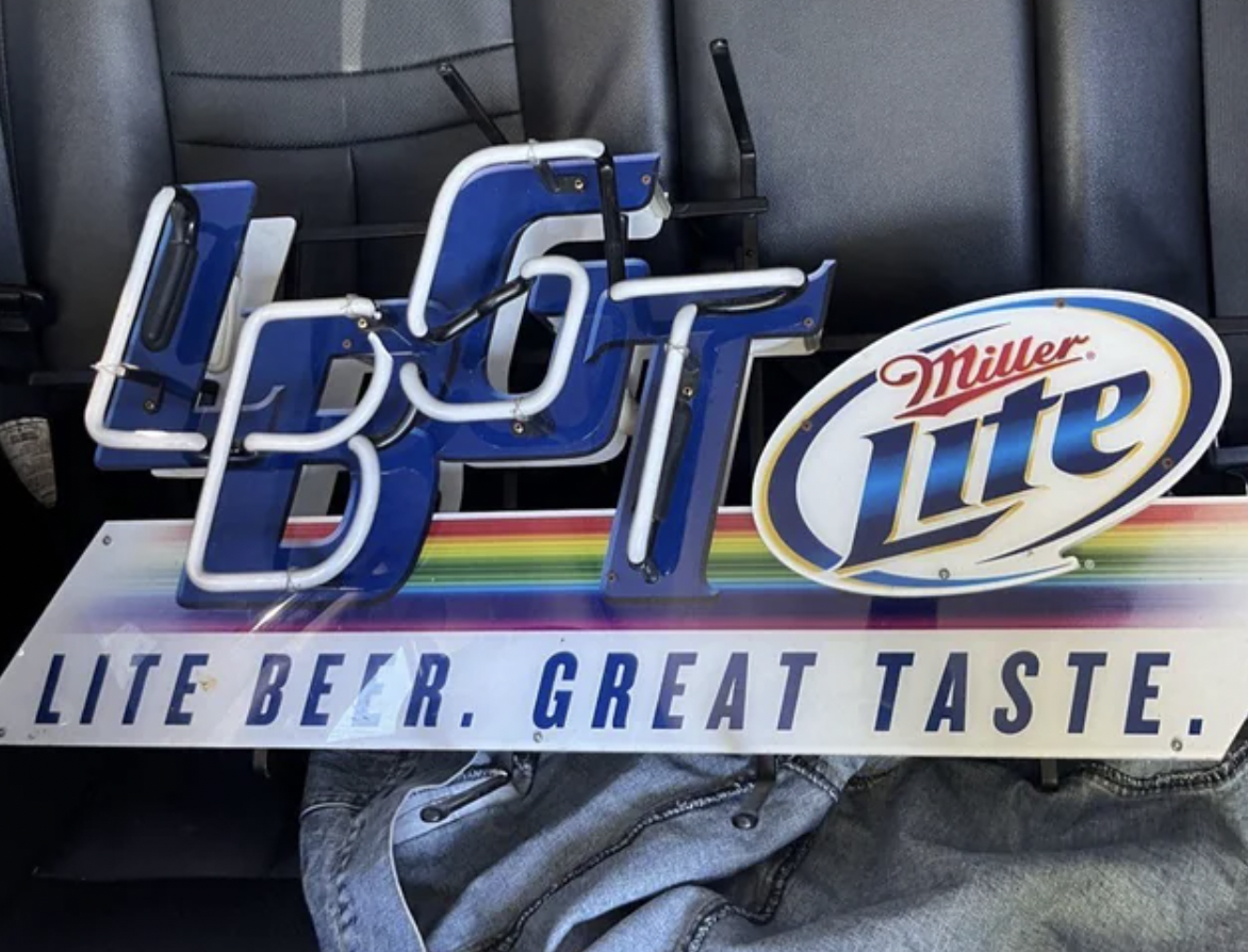 signage - Miller te Lite Beer. Great Taste.