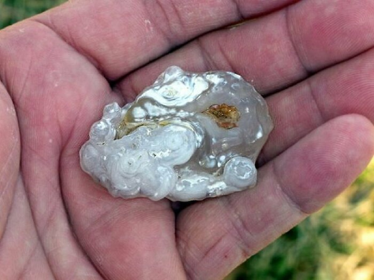 fascinating photos - does lightning do to sand