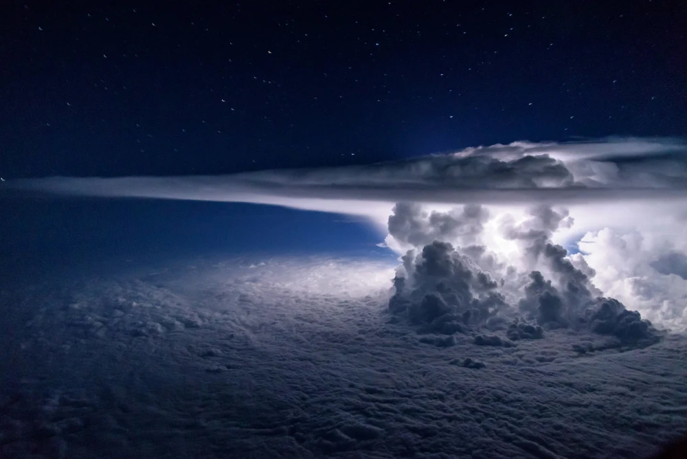 fascinating photos - santiago borja thunderstorm