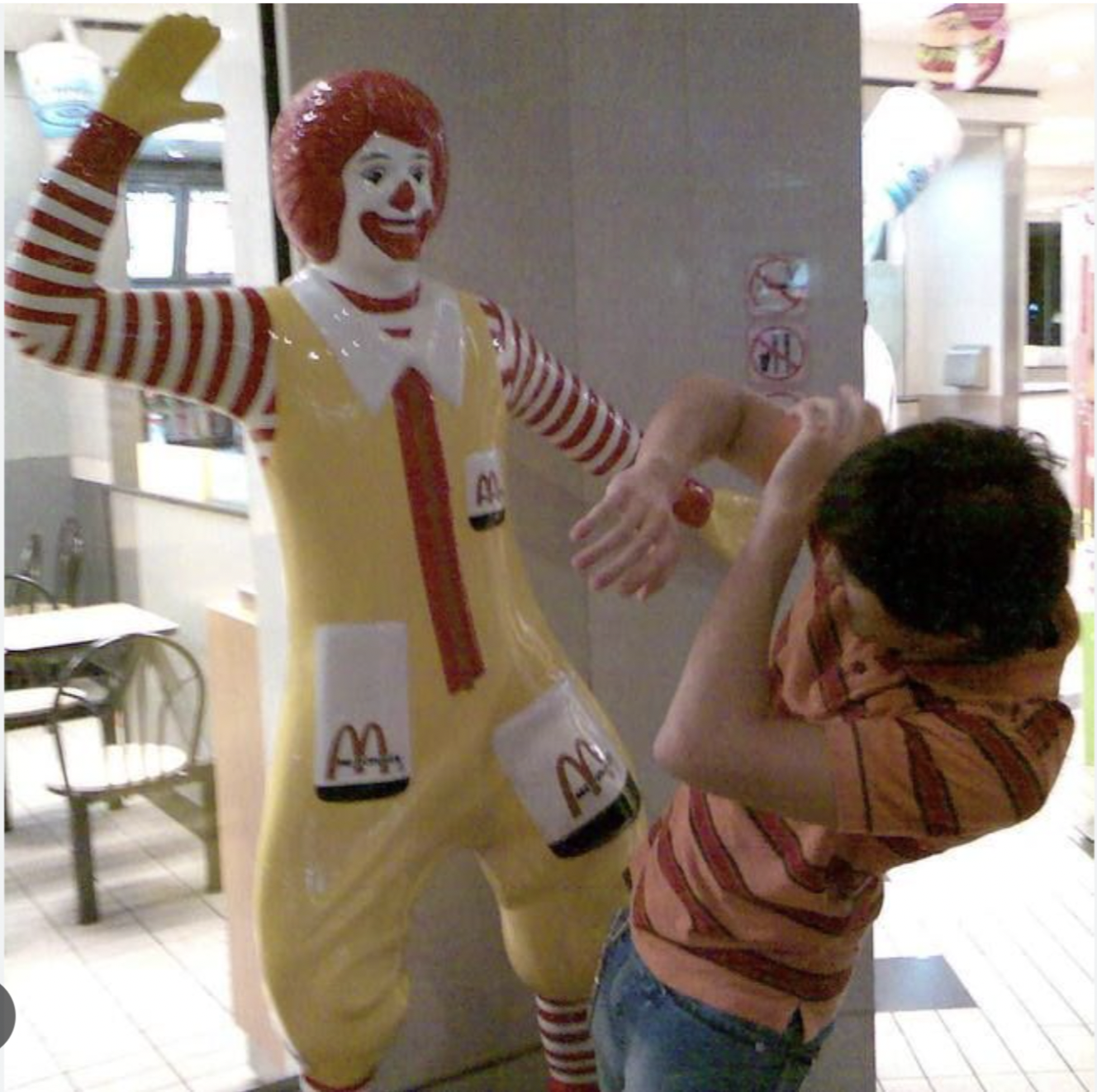 funny ronald mcdonald - Aa A Gh A