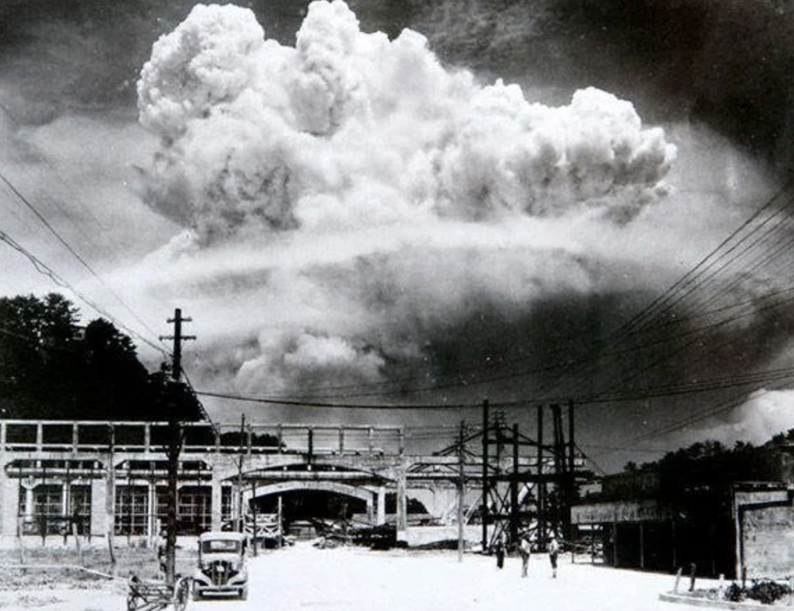 nagasaki mushroom cloud