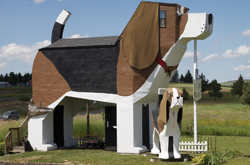 dog shape house - Noble