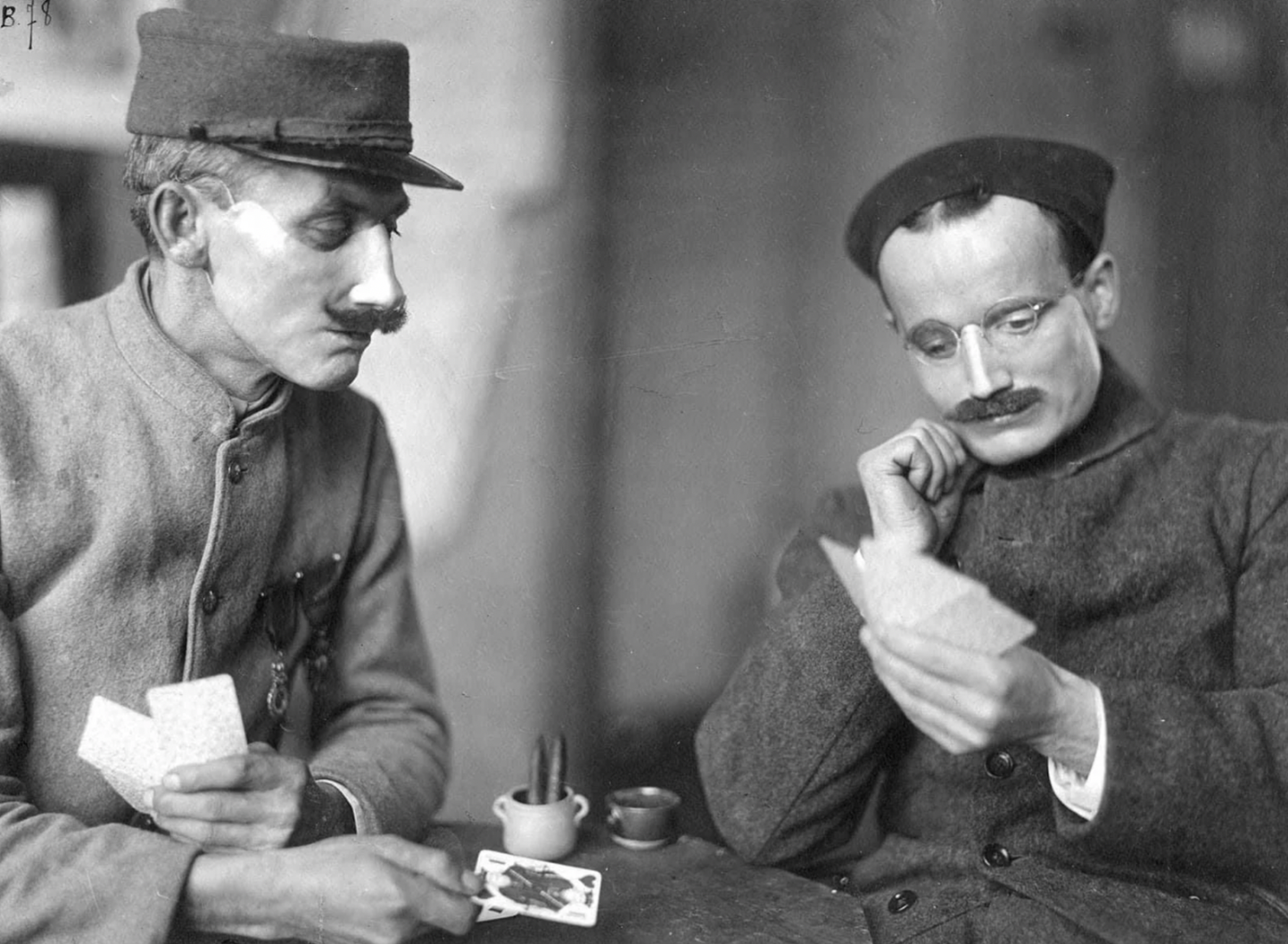 17 Harrowing WWI Soldier Being Fitted For Prosthetic Masks 