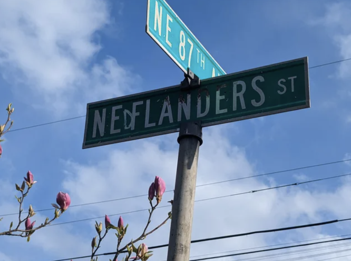 street sign - Ne 87TH Nedflanders St