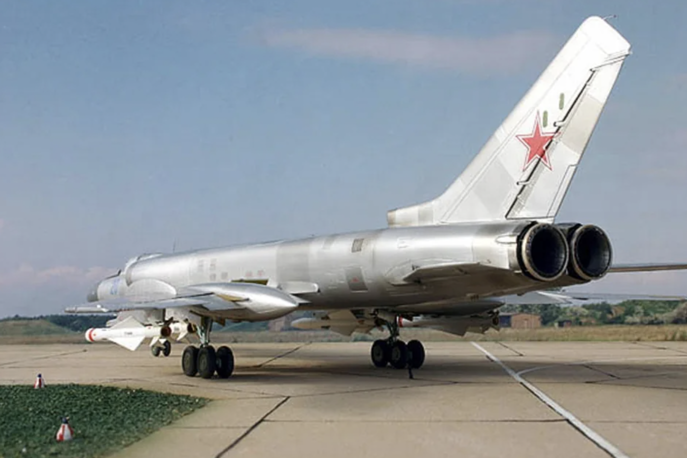 The largest fighter to ever enter service in any military, the Russian TU-28/128. Because it was impossible to cover all of Russia with an air defense, the Soviet Union designed an interceptor based on the canceled Tu-98 supersonic nuclear bomber. It weighed over 40 tons. 1960.