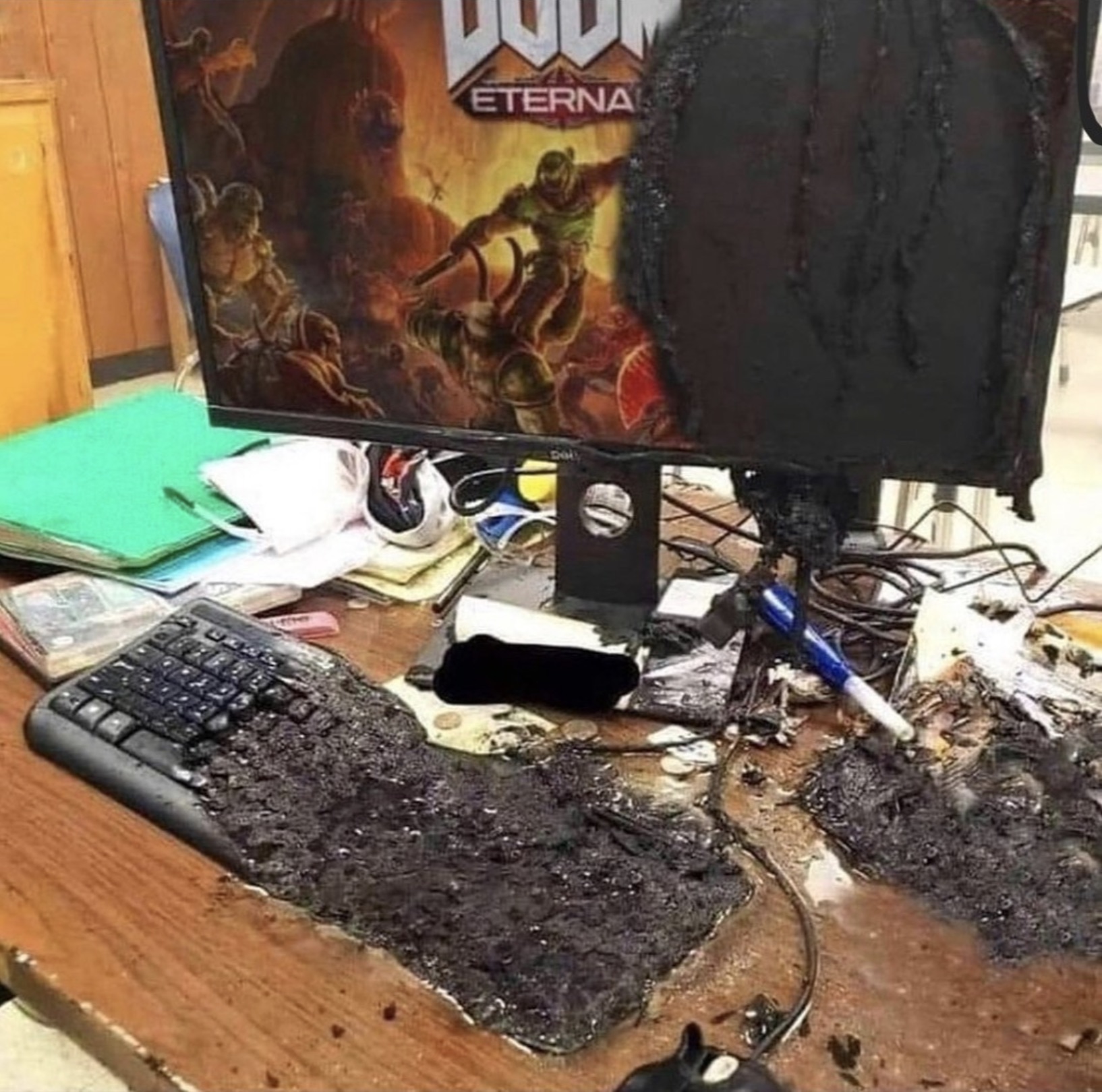 42 Cursed Gaming Setups to Settle Into - Funny Gallery | eBaum's World