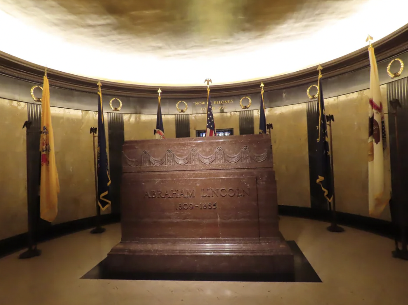 Lincoln's Tomb, Springfield IL.maritime museum - Now Hions Abraham Lincoln 16091853