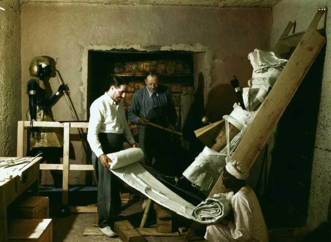 opening of burial chamber of tutankhamun