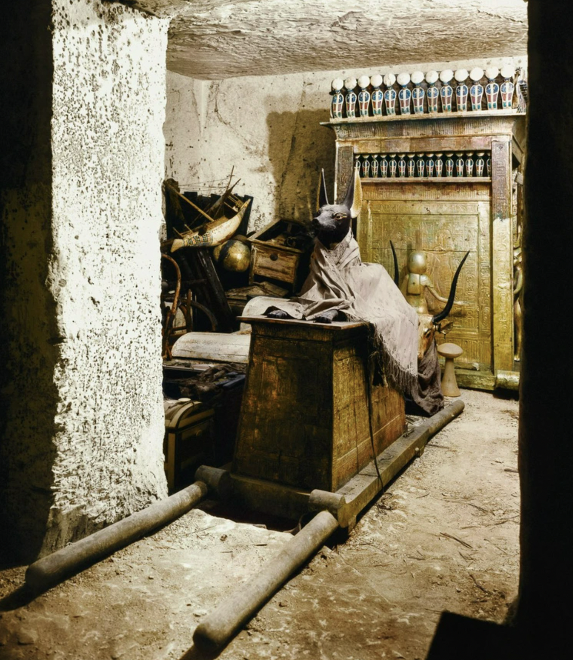 tutankhamun sealed tomb