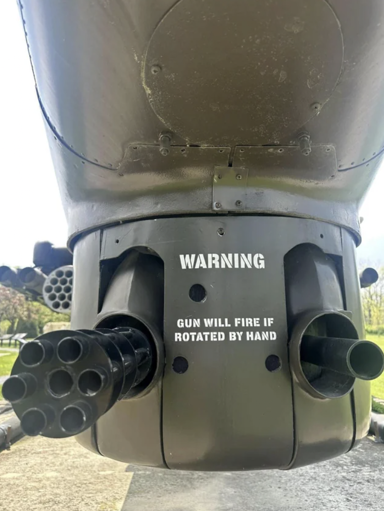 Attack helicopter - Warning Gun Will Fire If Rotated By Hand