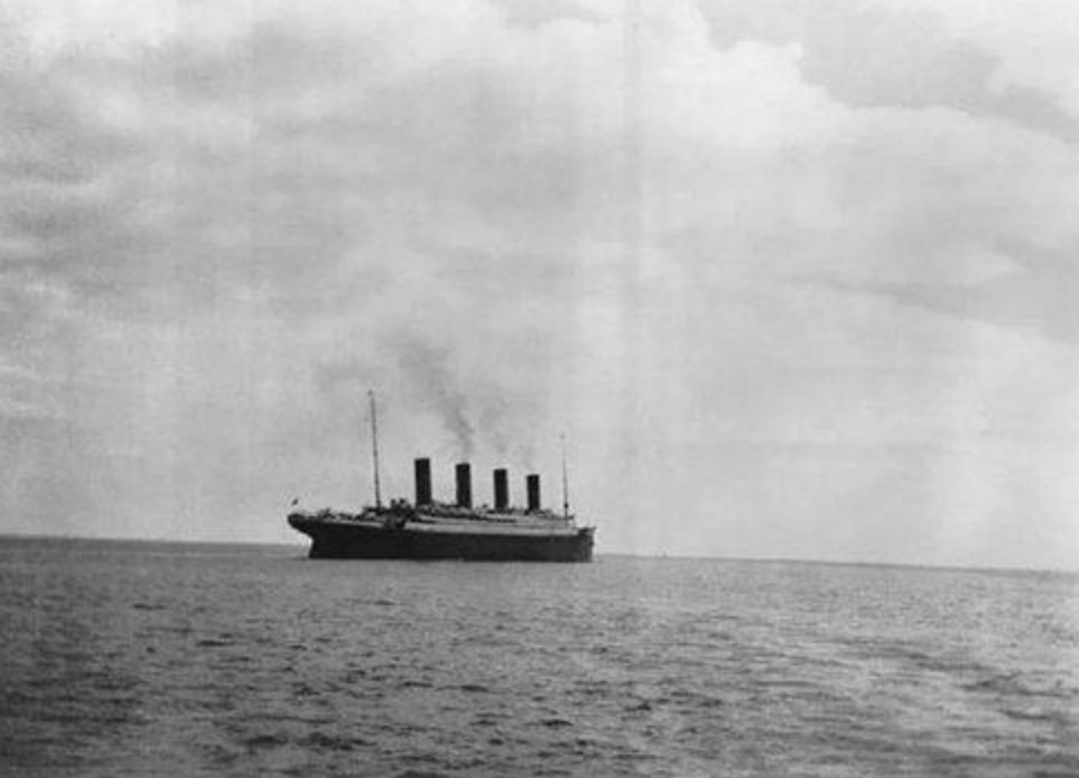 last photo of titanic afloat