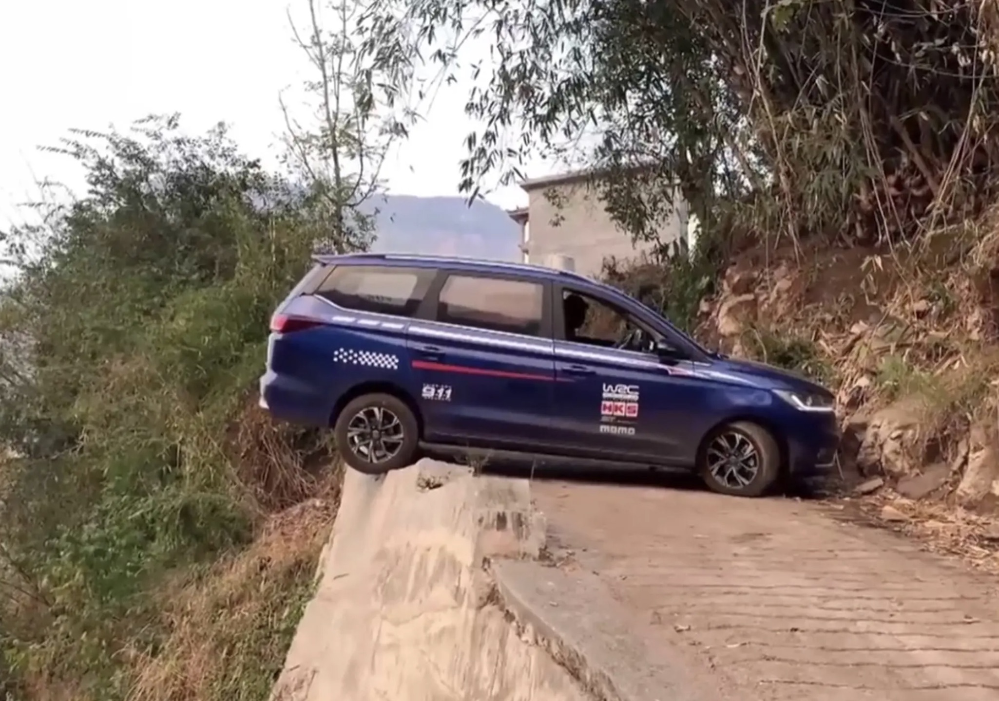 driving on the side of a cliff - 911