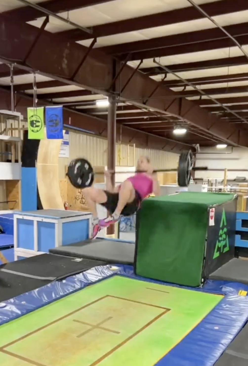 barbell trampoline - E