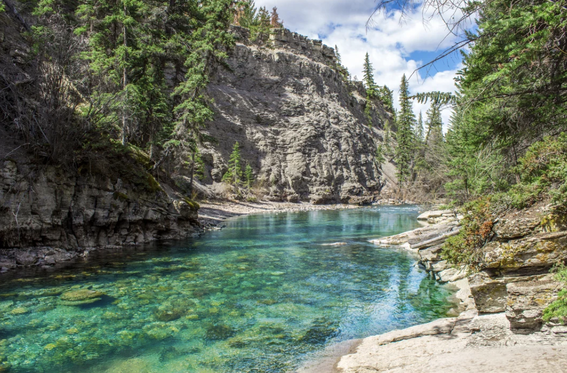 The beginning of winter at Athabasca Falls in Jasper National Park, Canada.