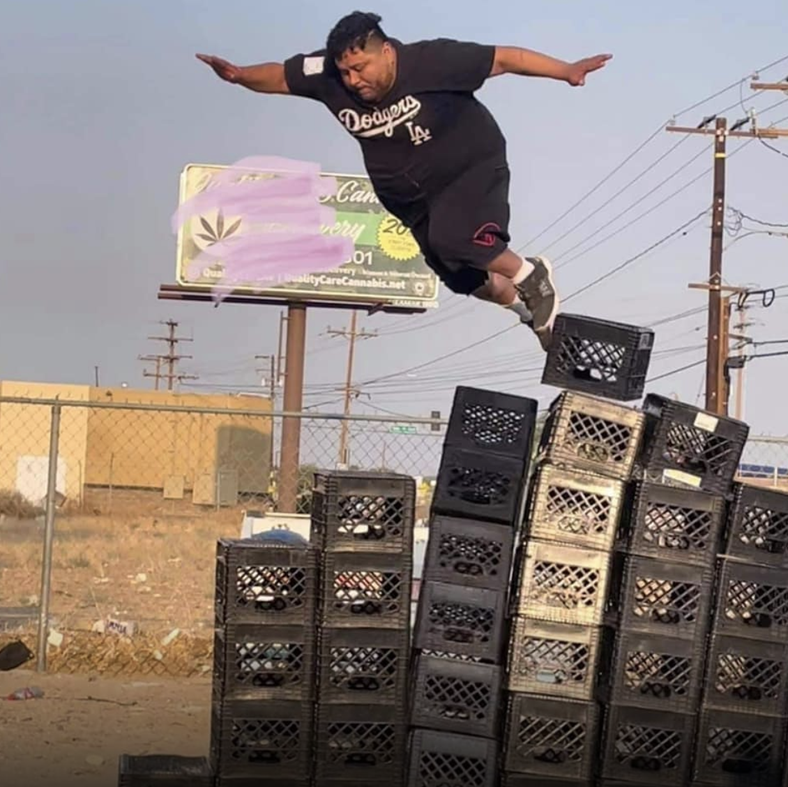 The Milk Crate Challenge saw its participants climbing over mountains of stacked milk crates. The only problem is that completing it is essentially impossible. The challenge resulted in a nasty fall for just about every single person who tried to see it through.