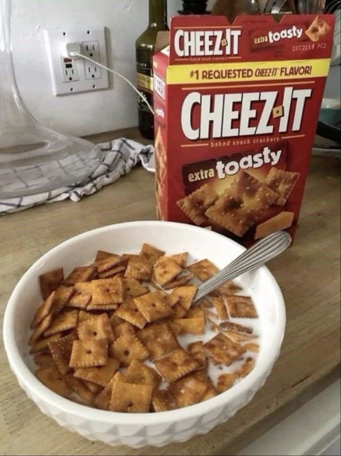 cursed cheez - CheezIt extra toasty DEC211# Pcz Requested CheezIt Flavor! CheezIt baked snack crackers extra toasty