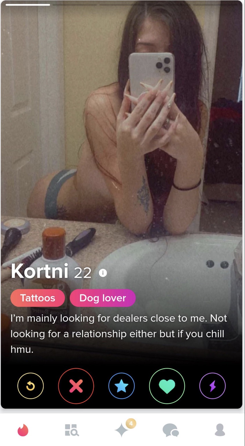 screenshot - Kortni 220 Tattoos Dog lover I'm mainly looking for dealers close to me. Not looking for a relationship either but if you chill hmu. Ha