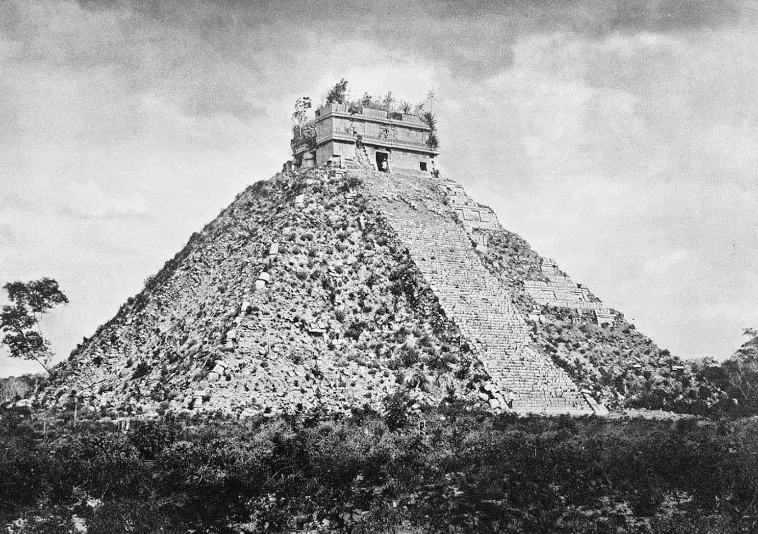 Temple Chichenitza by Maudslay, 1900.