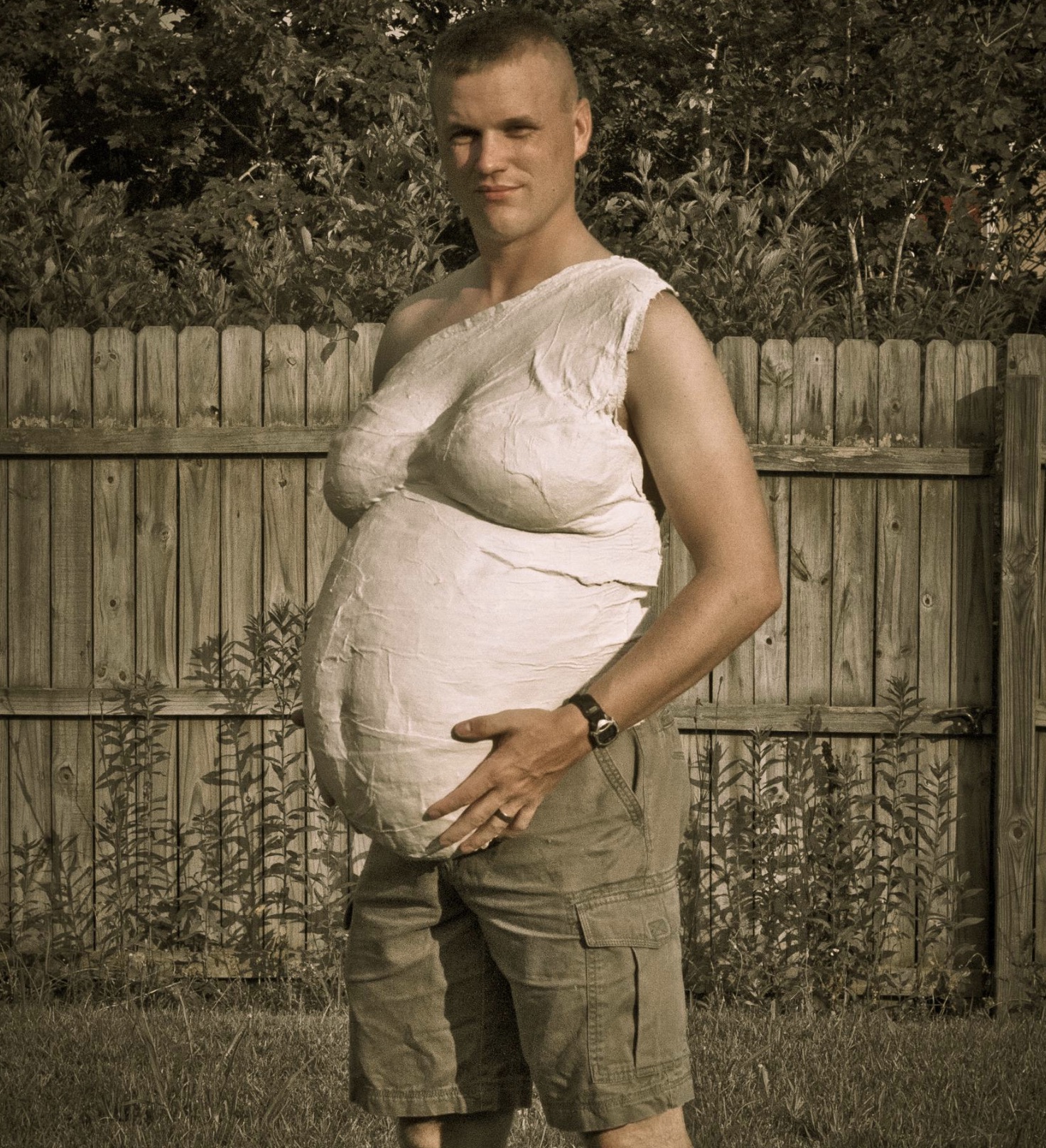 45 Highly-Questionable Pregnancy Announcement Photoshoots