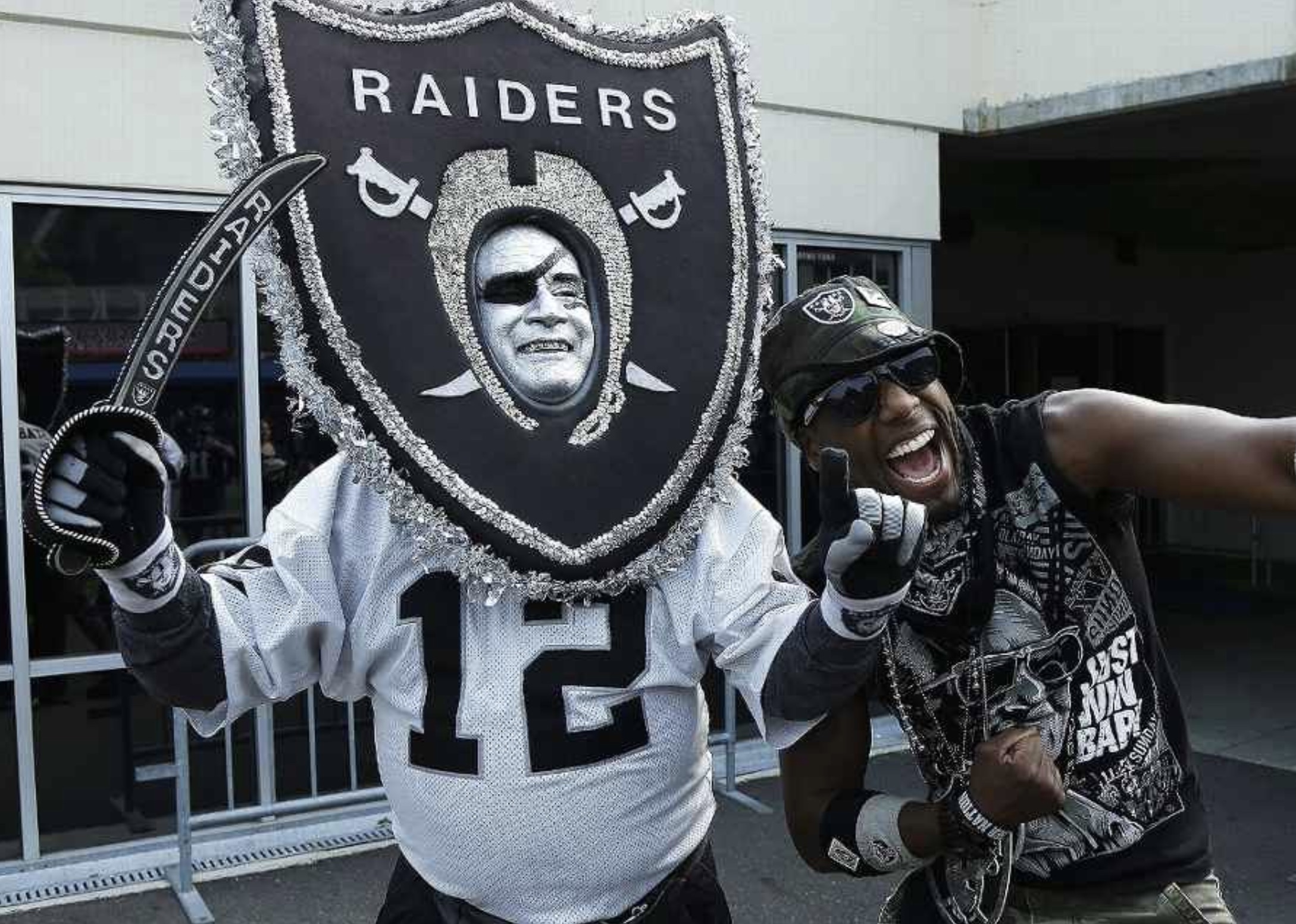 banner - Raiders Raiders 12 Ust Bap