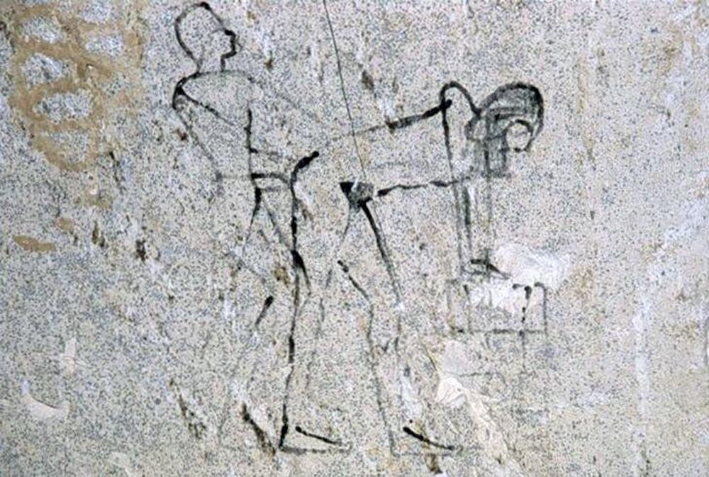 Cave drawing of Pharoah Hatshepsut pegging somebody