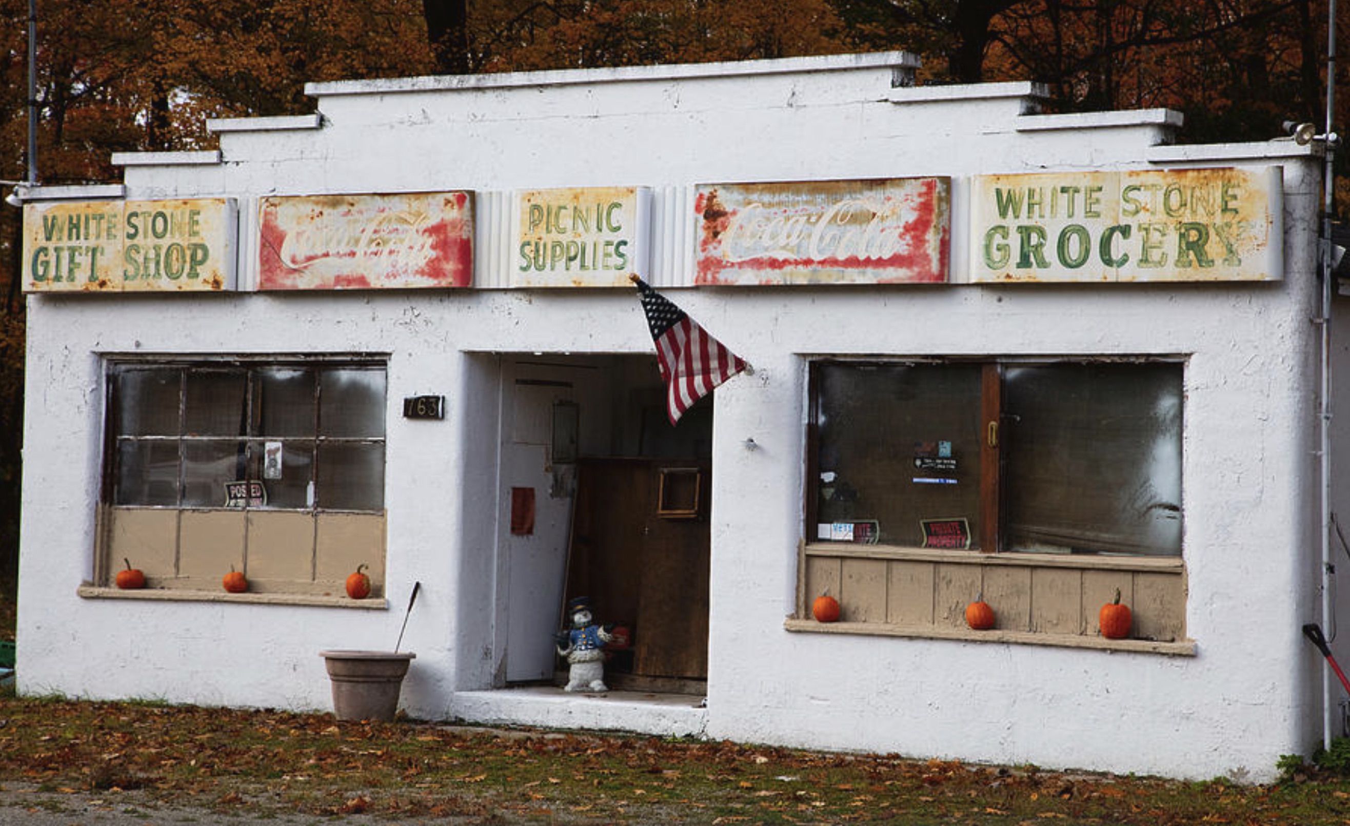 house - White Stone Gift Shop Picnic Supplies White Stone Grocery