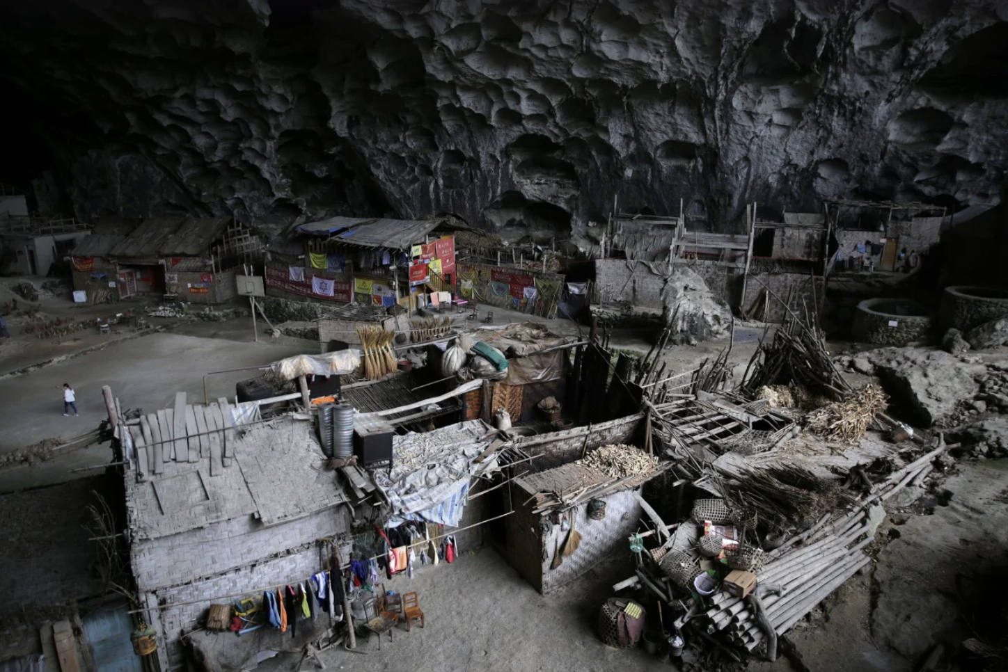 25 Photos of Zhongdong, China’s Last Cave Village