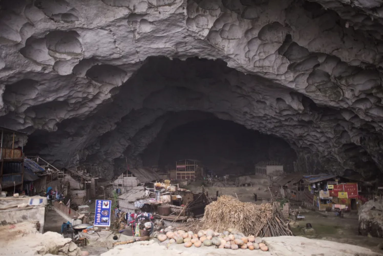 25 Photos of Zhongdong, China’s Last Cave Village