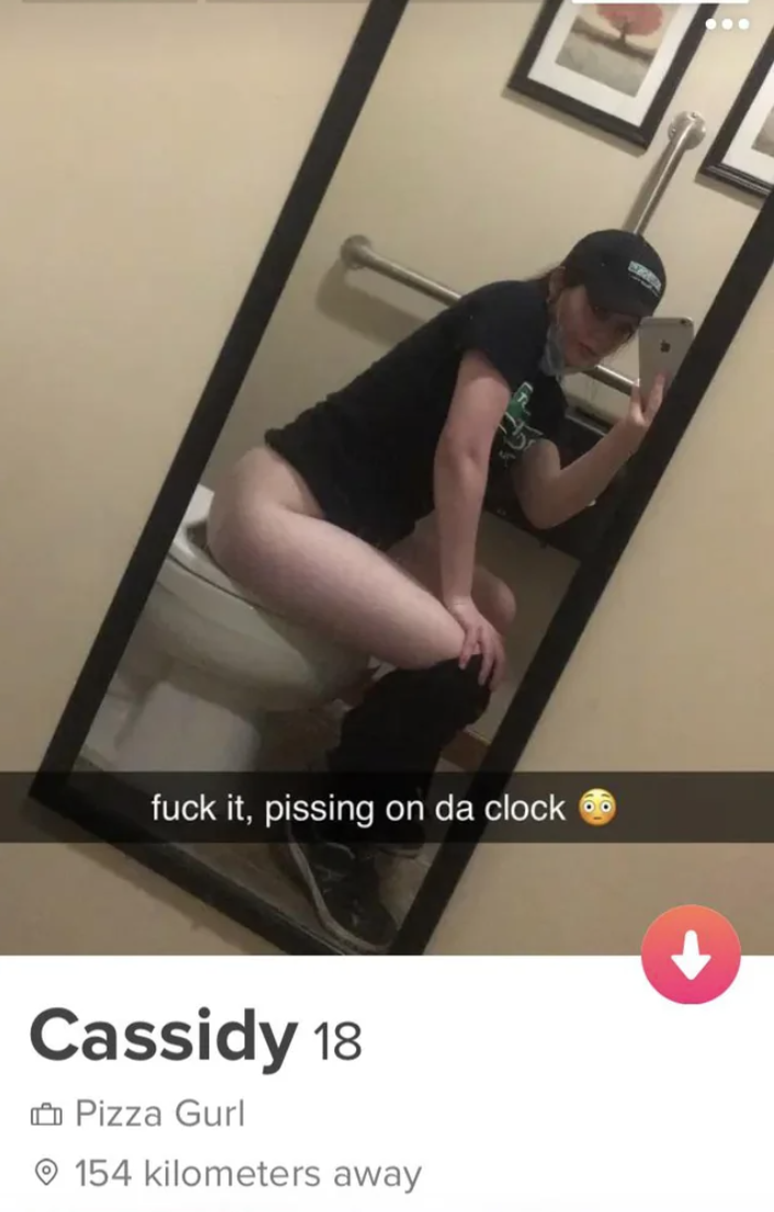 girl - fuck it, pissing on da clock Cassidy 18 Pizza Gurl 154 kilometers away