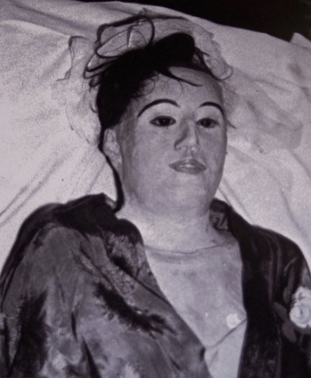 The remains of Elena de Hoyos, (1910 - 1931), encased in wax and plaster by her obsessed physician Carl Tanzler, circa 1940.