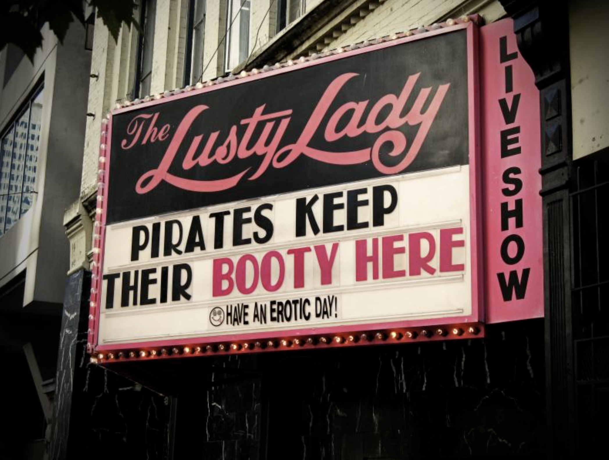 banner - Liveshom W The Lusty Lady Pirates Keep Their Booty Here Have An Erotic Day!