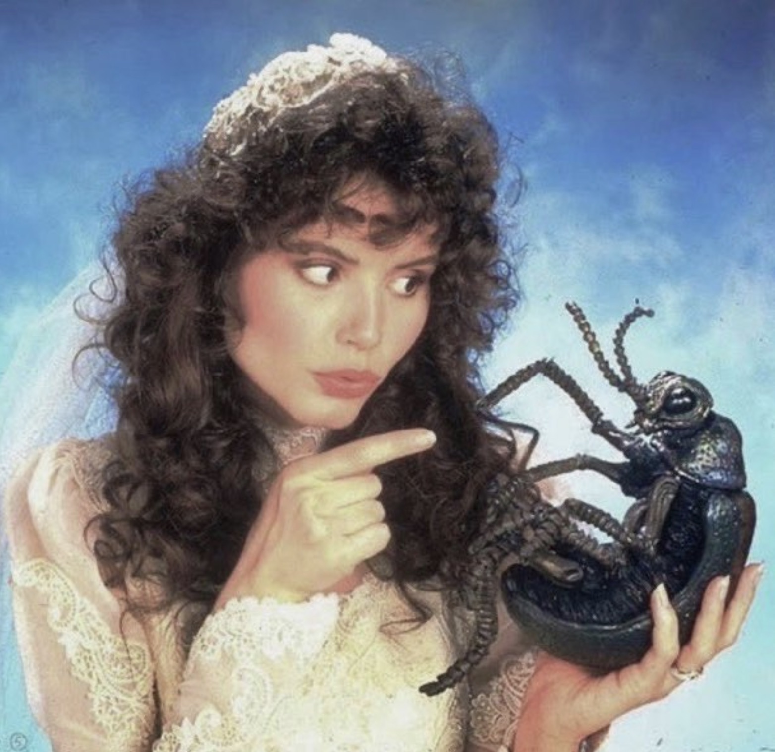 geena davis holding bug