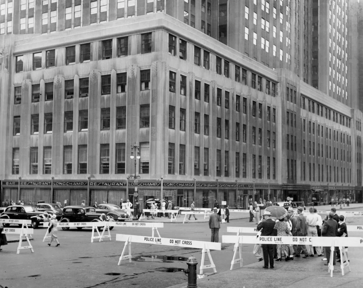 30 Photos from the Time a Bomber Crashed Into the Empire State Building