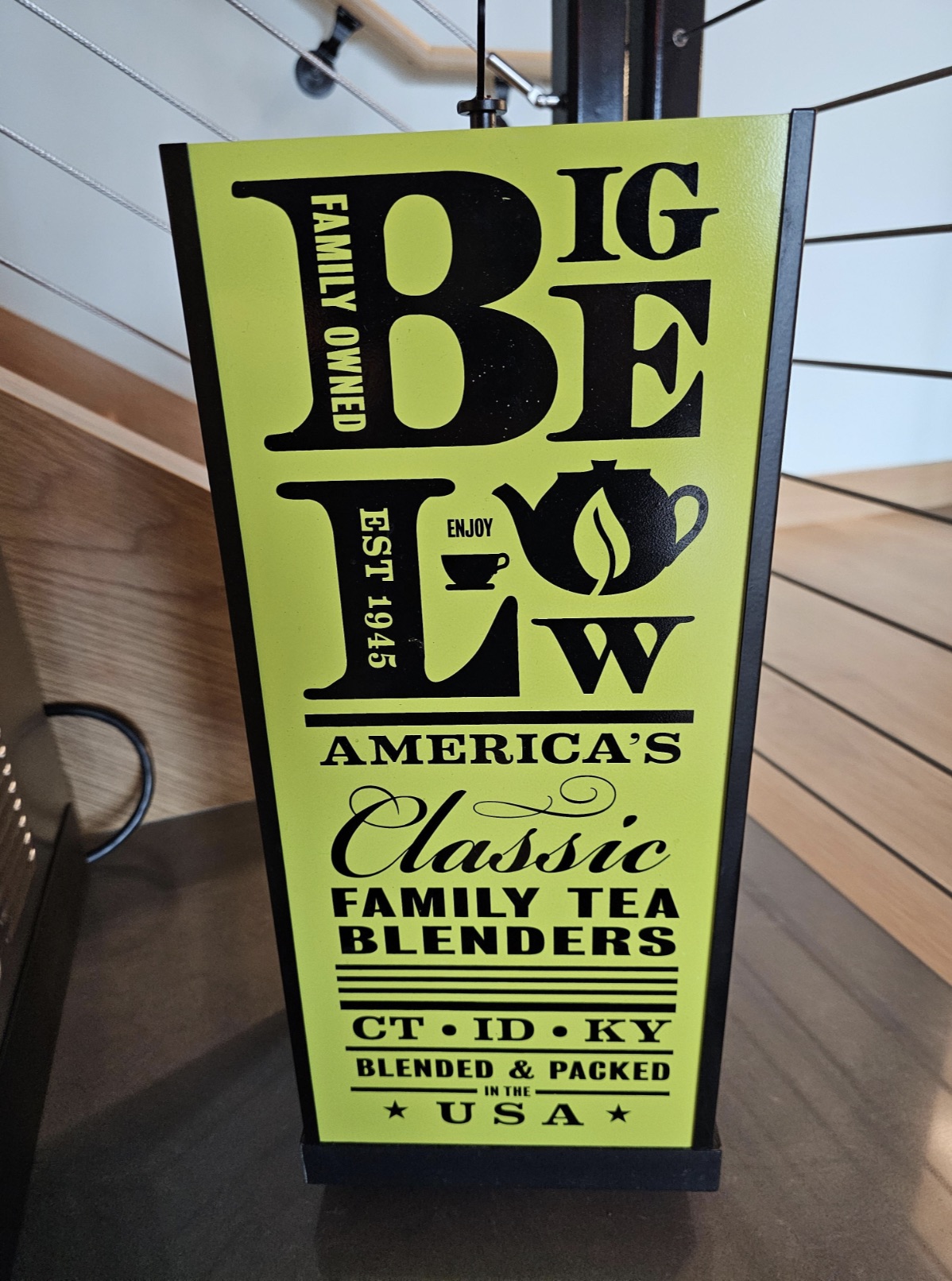 street sign - Family Owned Est 1945 Ig De Enjoy Lo America'S Classic Family Tea Blenders Ct Id Ky Blended & Packed The Usa