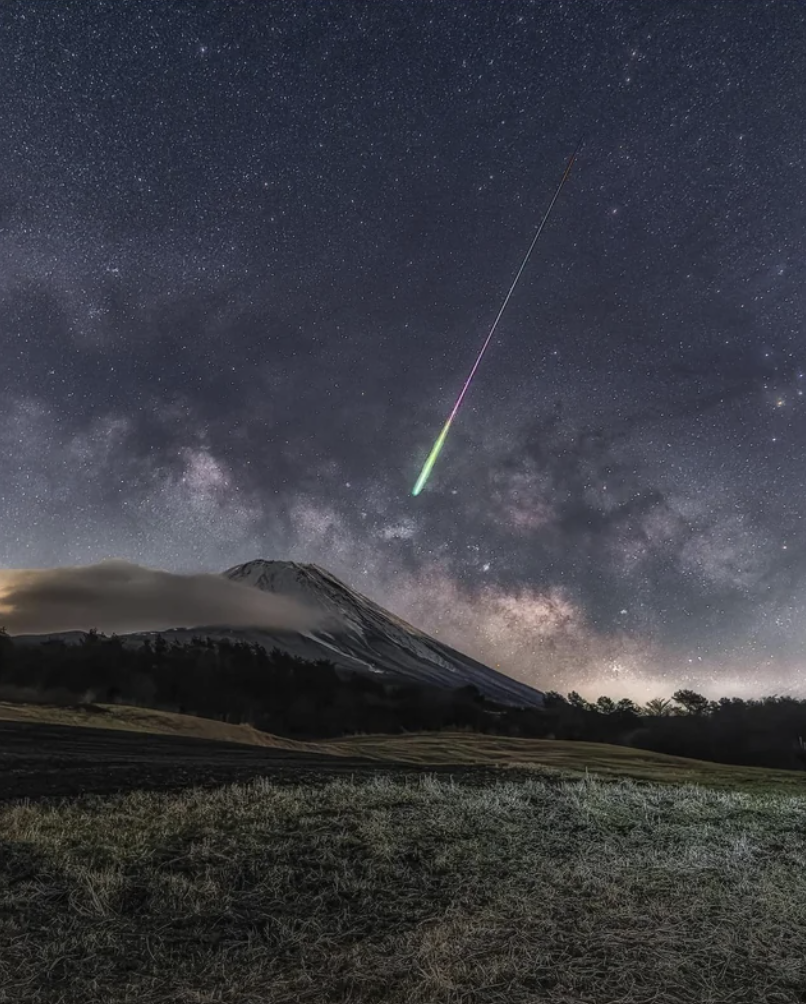 meteor milky way and mount fuji