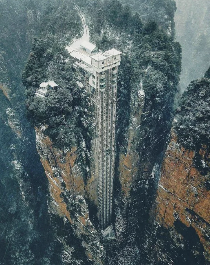 world tallest outdoor elevator