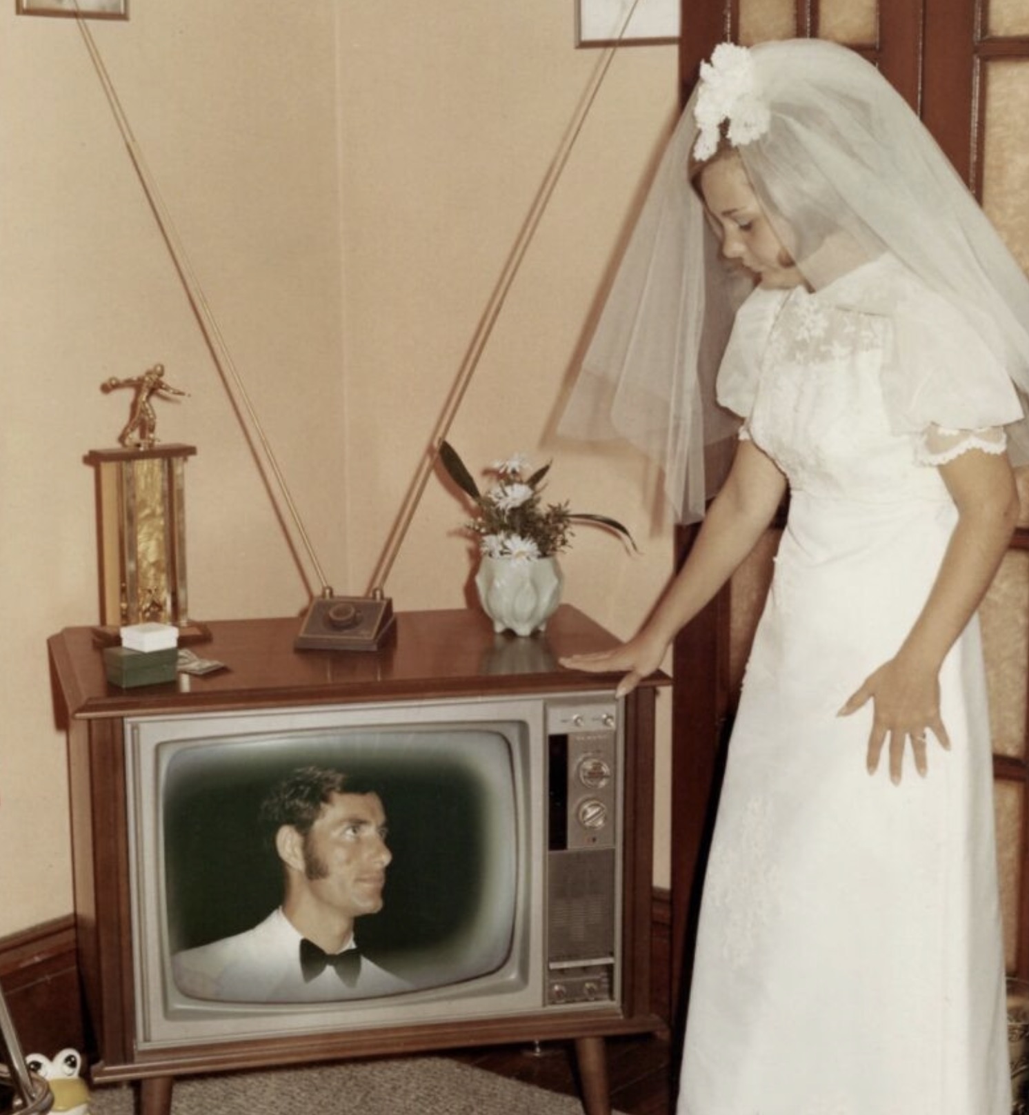 awkward wedding photographs