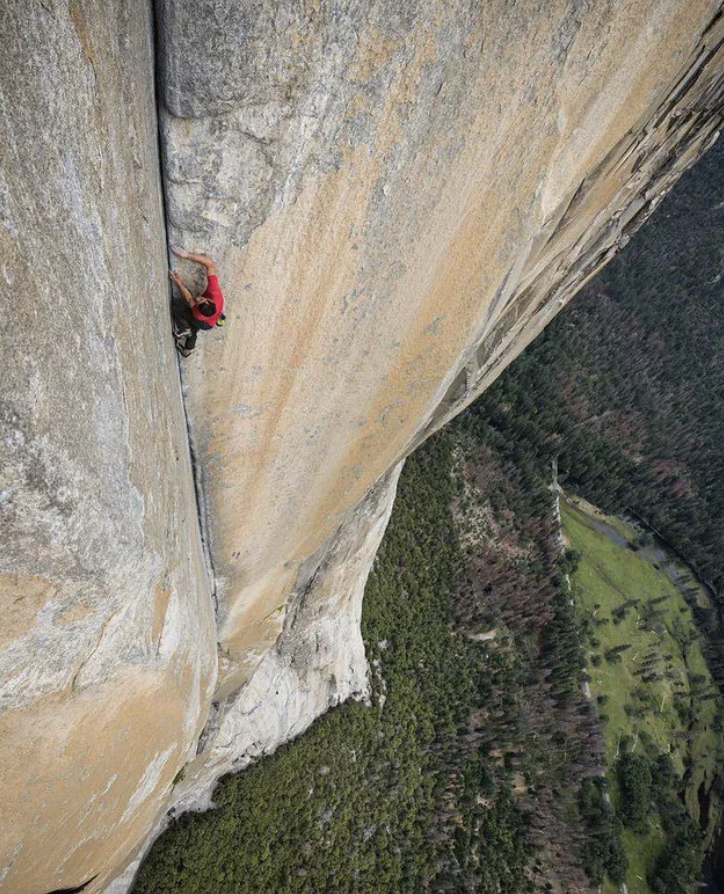 Alex Honnold free soloing the 2,900-foot Freerider.