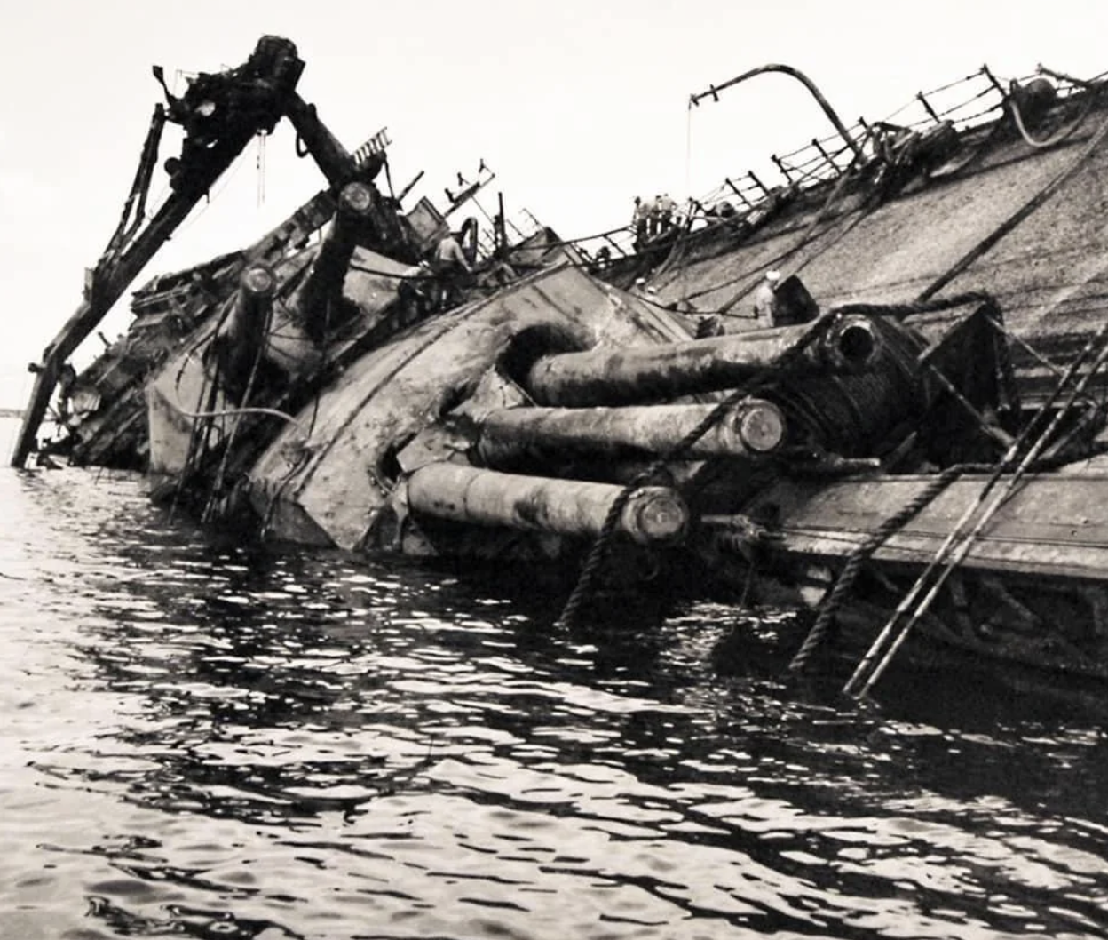 uss oklahoma capsized