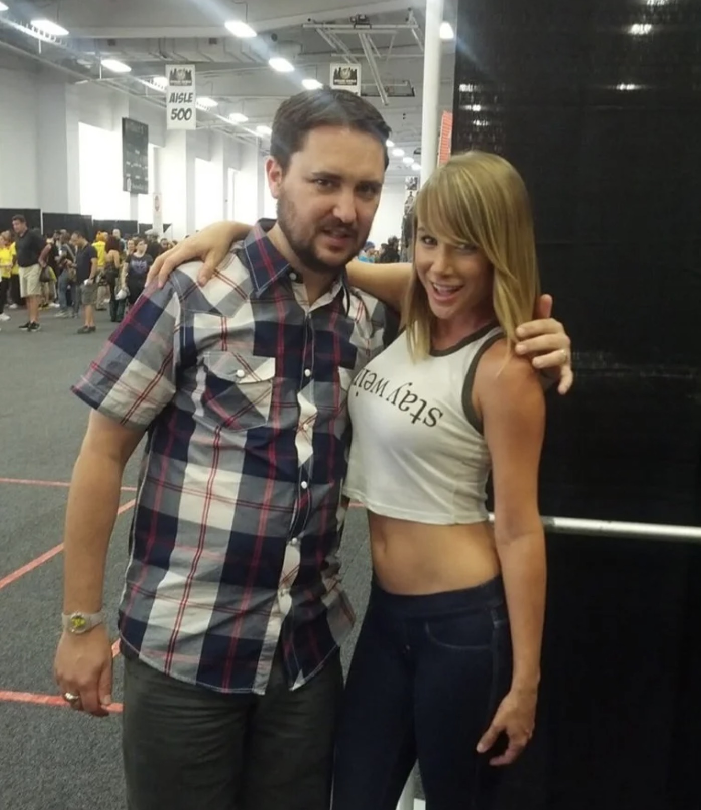 hover hand - stay we Aisle 500